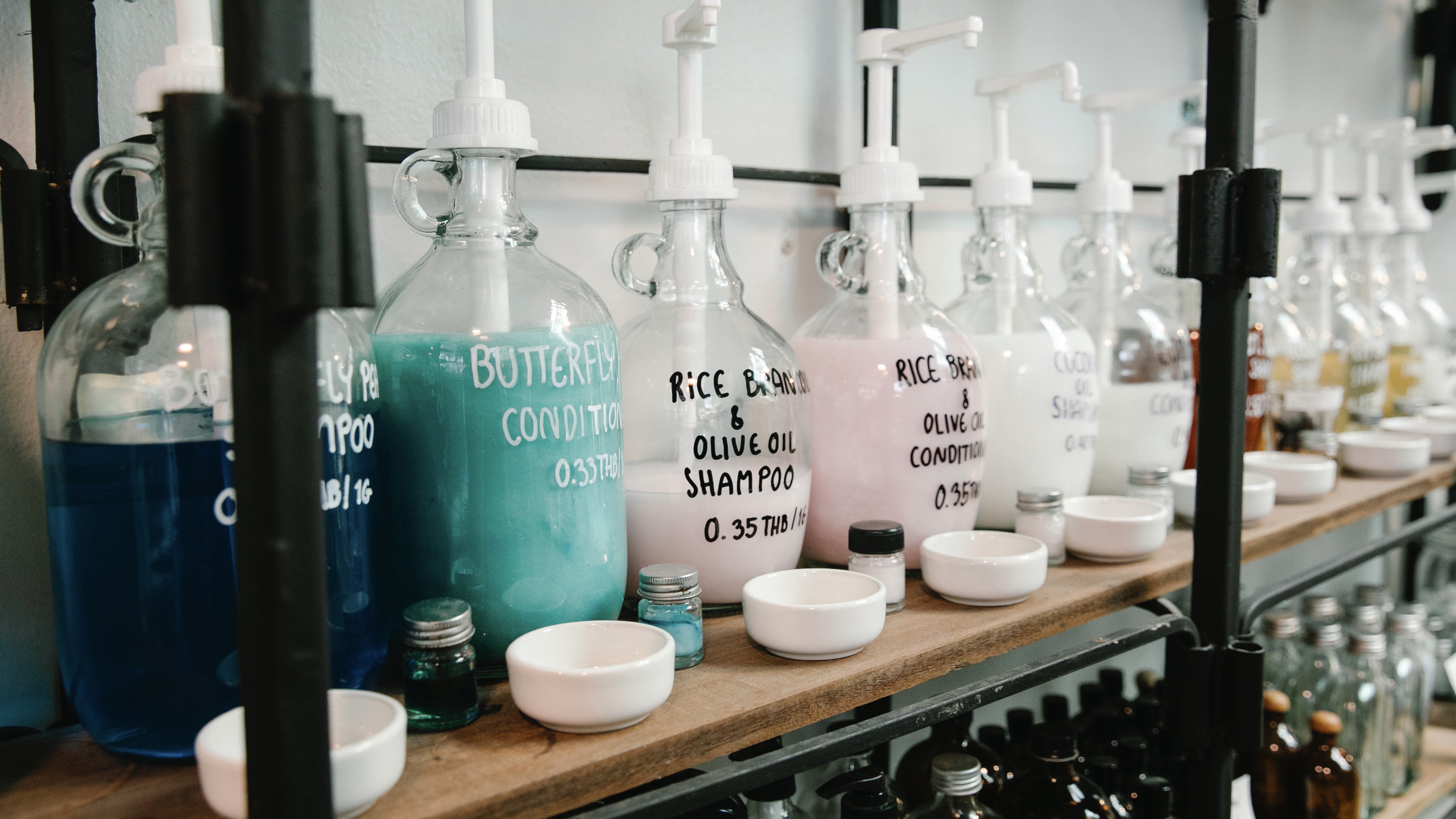 シャンプーボトル